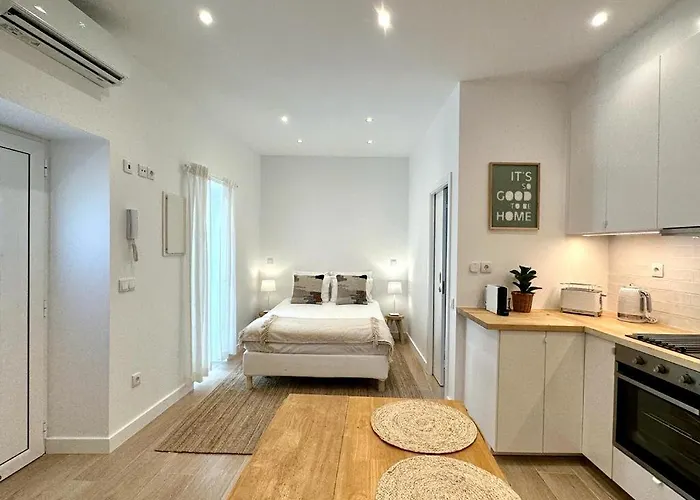 Cute 2 Mins From Daire *