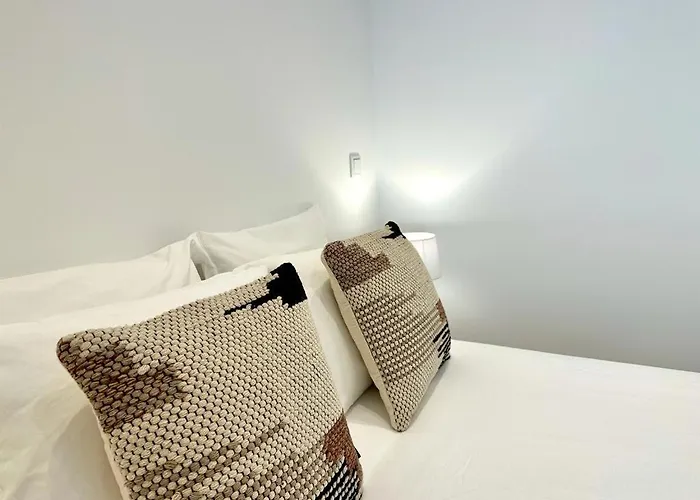 Cute 2 Mins From Daire