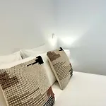 Cute 2 Mins From Διαμέρισμα