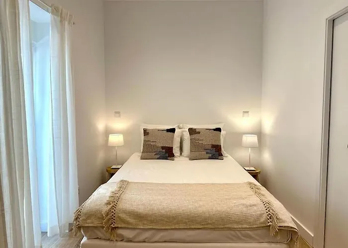 Cute 2 Mins From 公寓 *