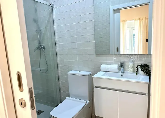 Cute 2 Mins From 纳扎雷